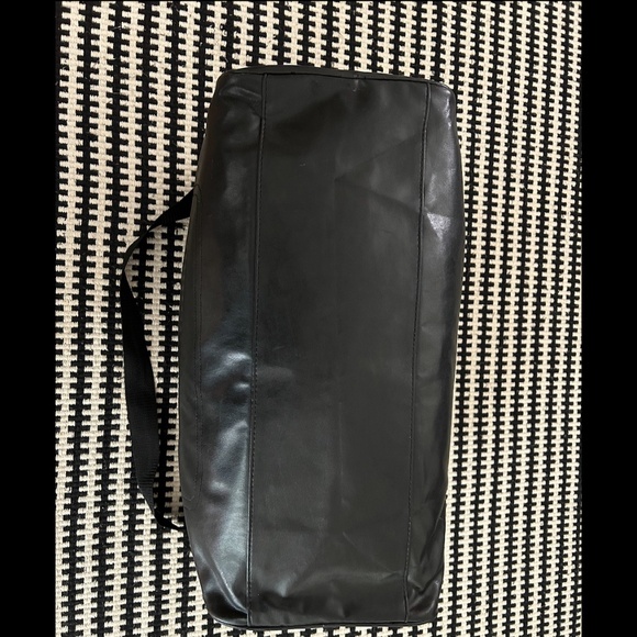 Calvin Klein duffle bag - Picture 6 of 7